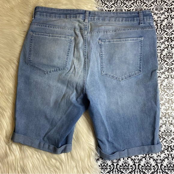 Time and Tru : size 16 : light wash double cuff denim jean bermuda summer shorts - Picture 4 of 8